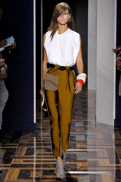 Look 23